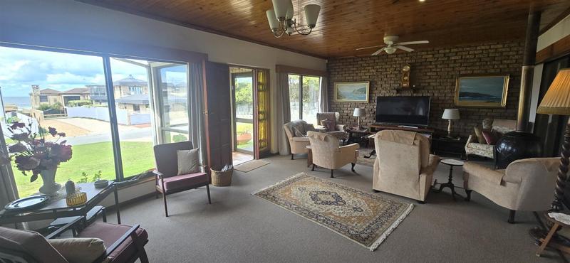 4 Bedroom Property for Sale in Outeniqua Strand Western Cape